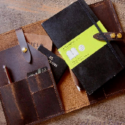 高級牛革・合皮でまとわれた逸品